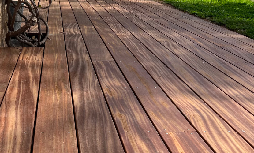 Lames de terrasse en bois exotique Okan