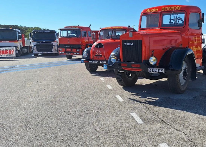 Camions anciens Bonifay au circuit du Castellet