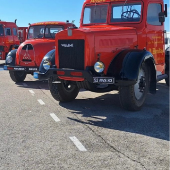 Camions anciens Bonifay durant le championnat de France des camions au circuit du Castellet